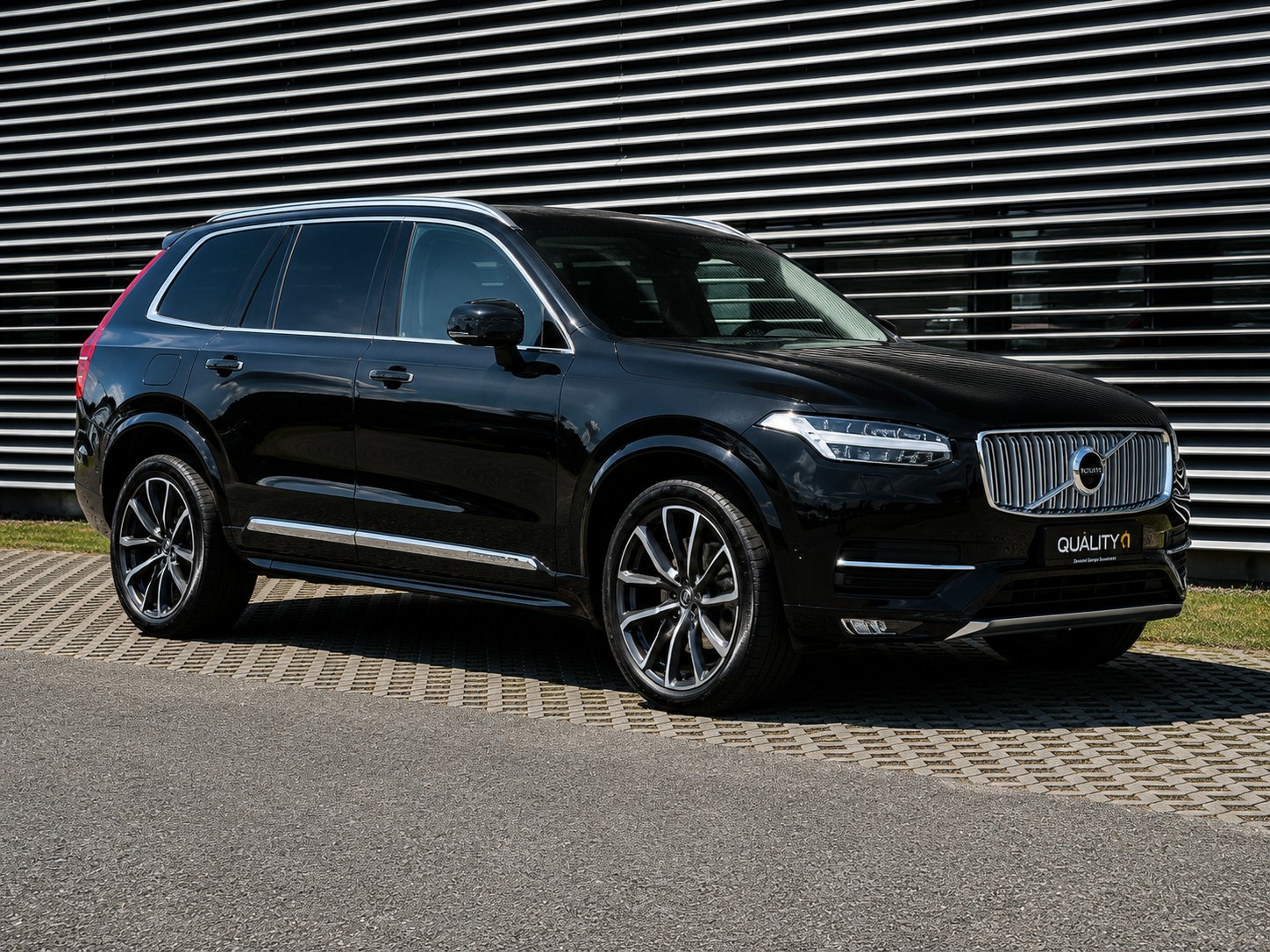 VOLVO XC90 D5 AWD Inscription Geartronic-image-4