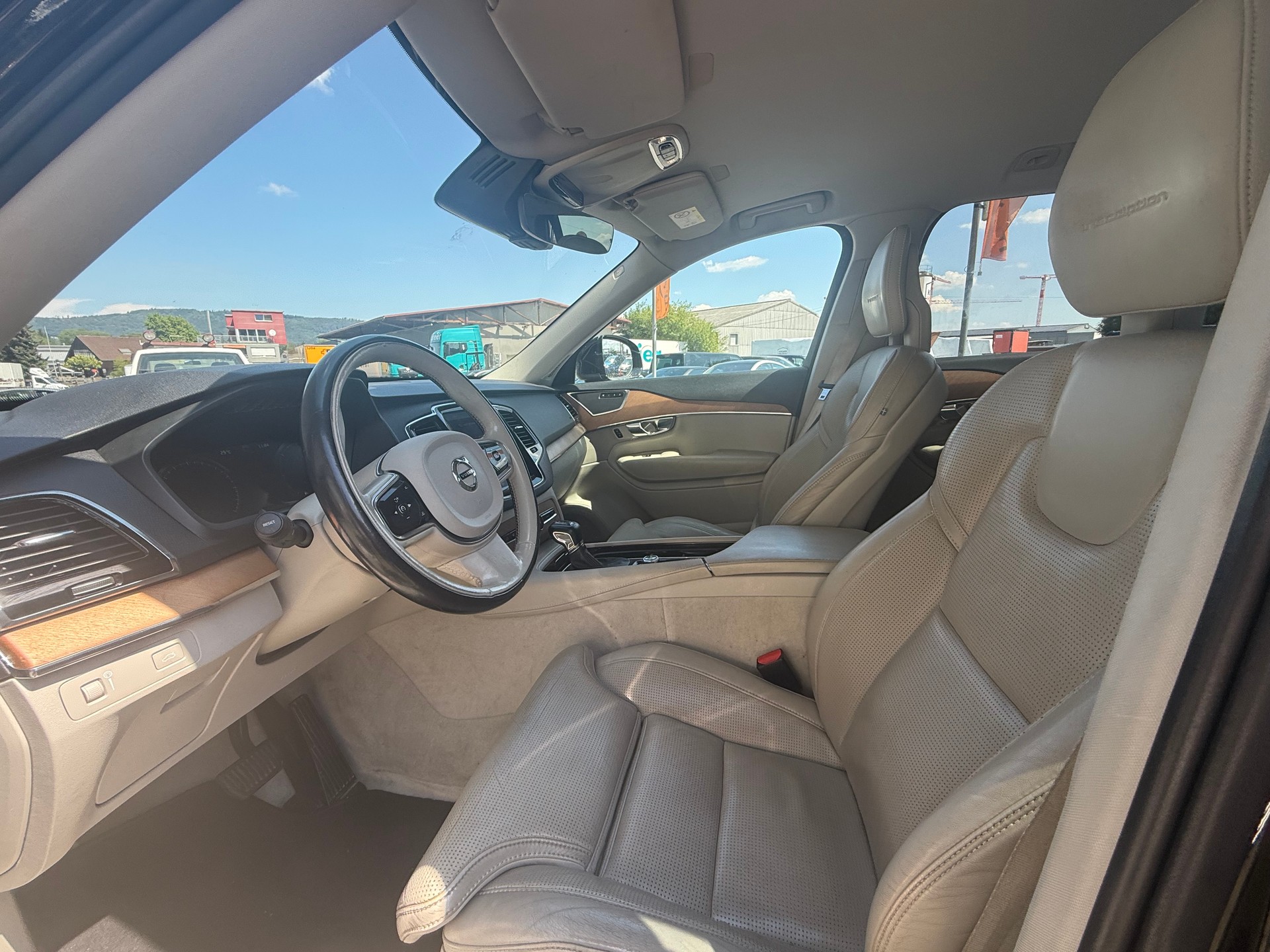VOLVO XC90 D5 AWD Inscription Geartronic-image-10