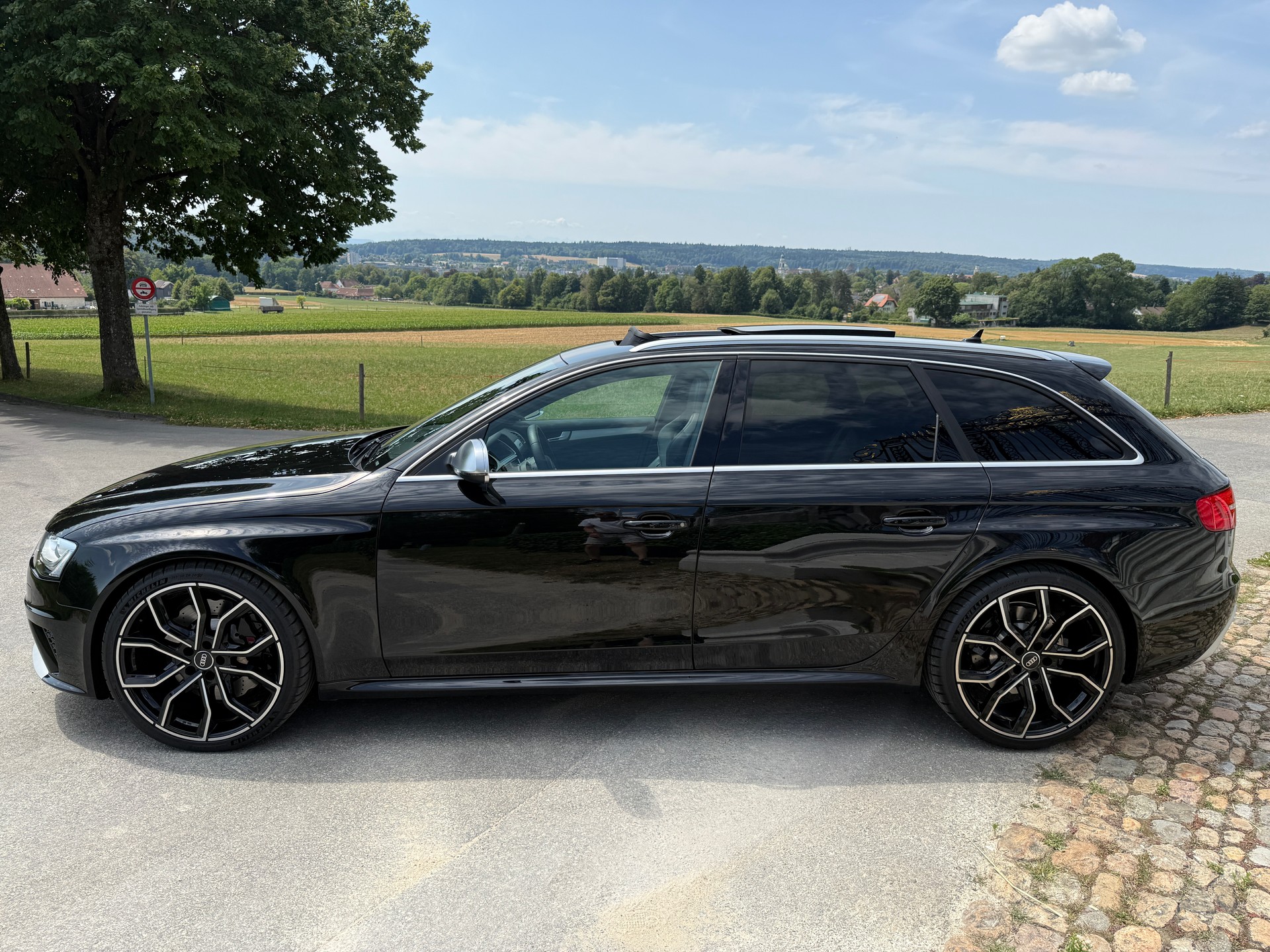 AUDI RS4 Avant 4.2 FSI V8 quattro S-tronic-image-9