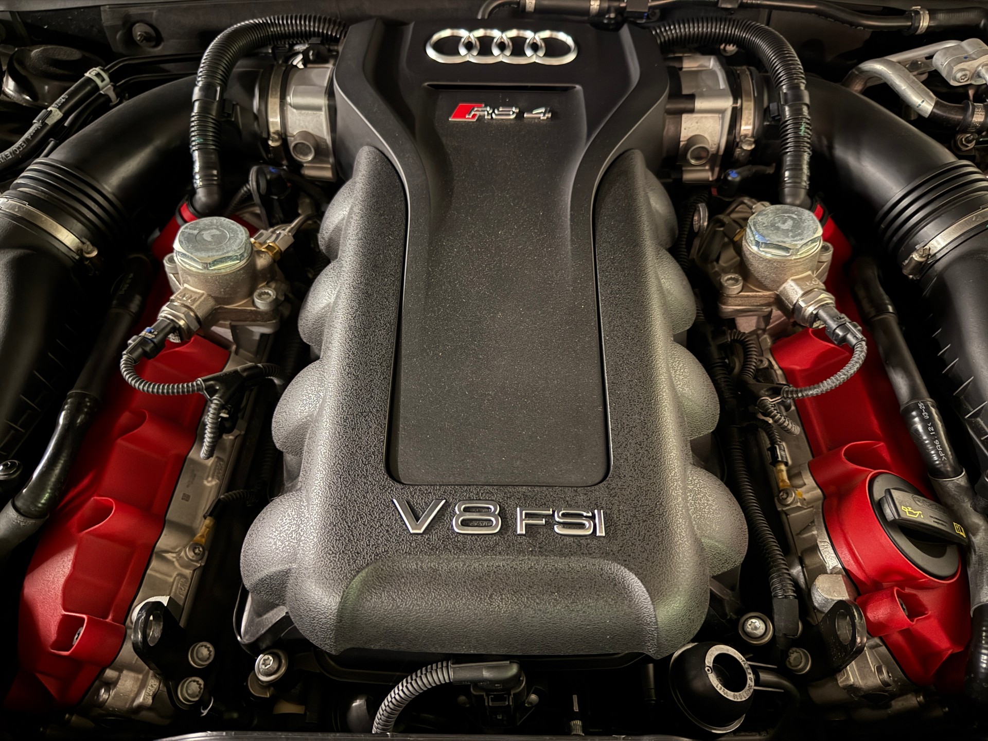 AUDI RS4 Avant 4.2 FSI V8 quattro S-tronic-image-26