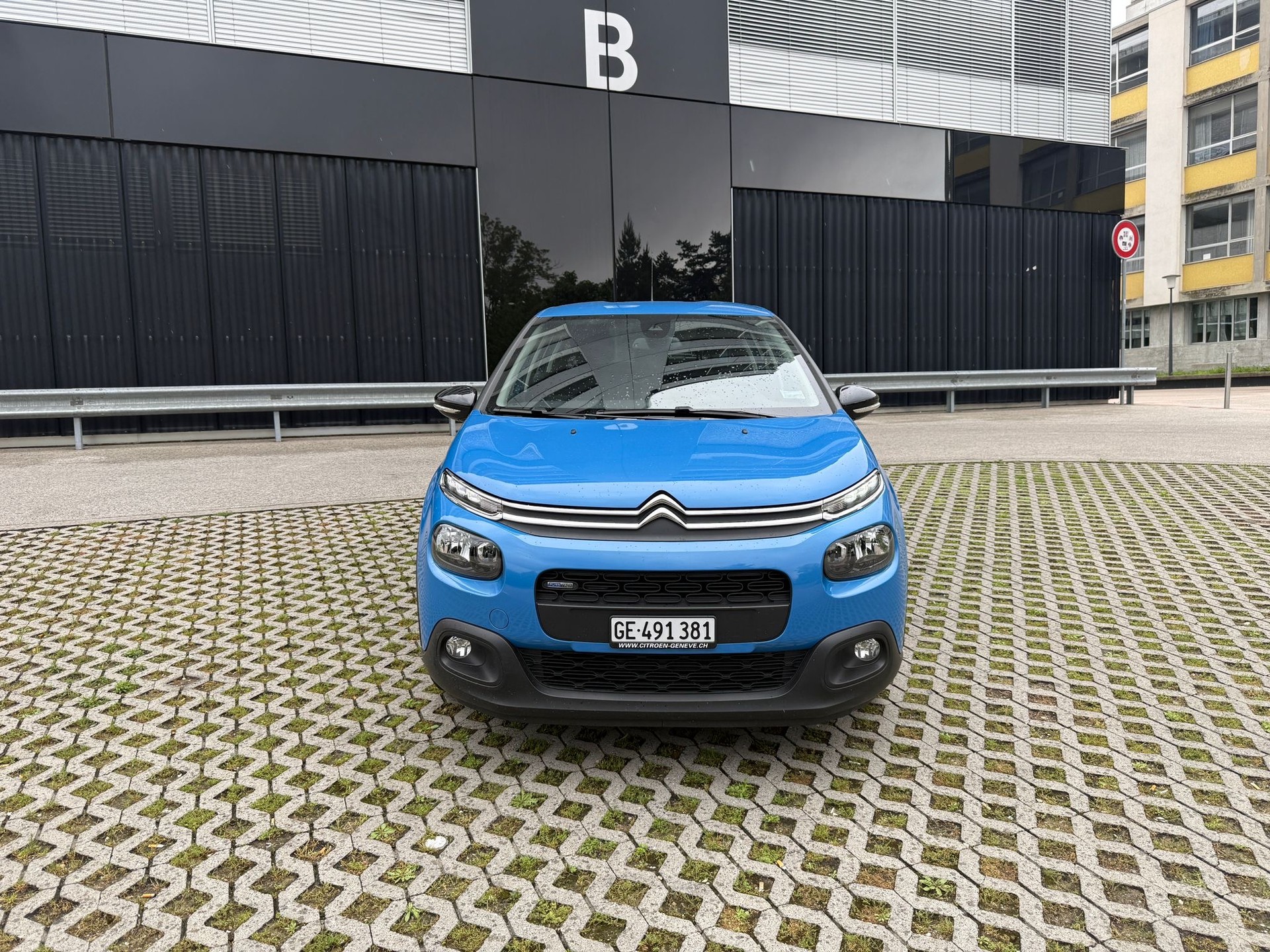 CITROEN C3 1.2i PureTech Shine-image-0