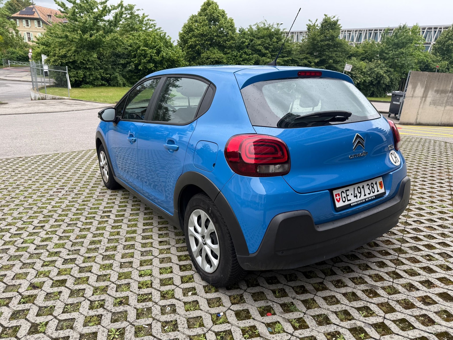 CITROEN C3 1.2i PureTech Shine-image-6