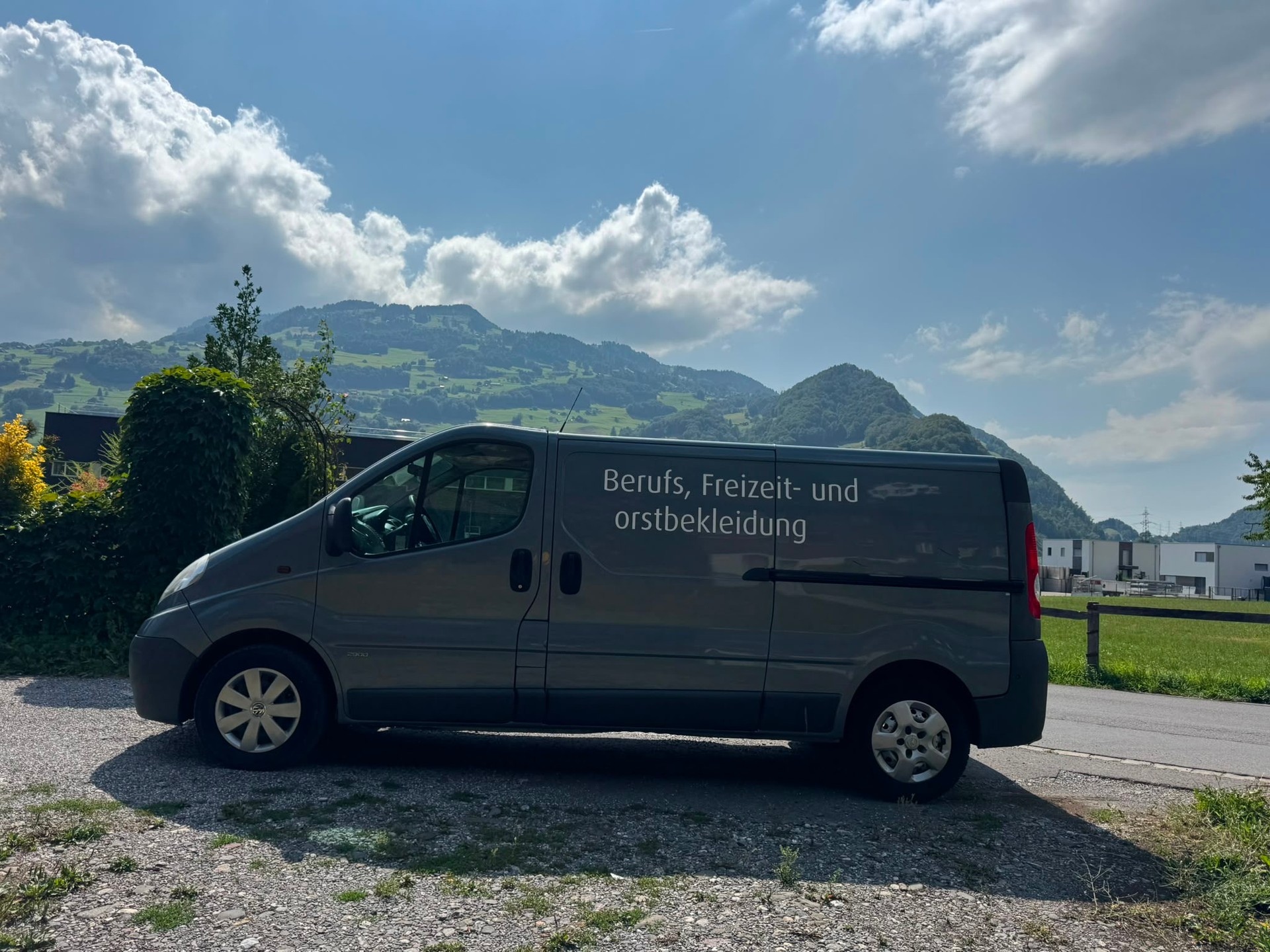 OPEL Vivaro 2.5 CDTI 2.7t L1H1-image-12