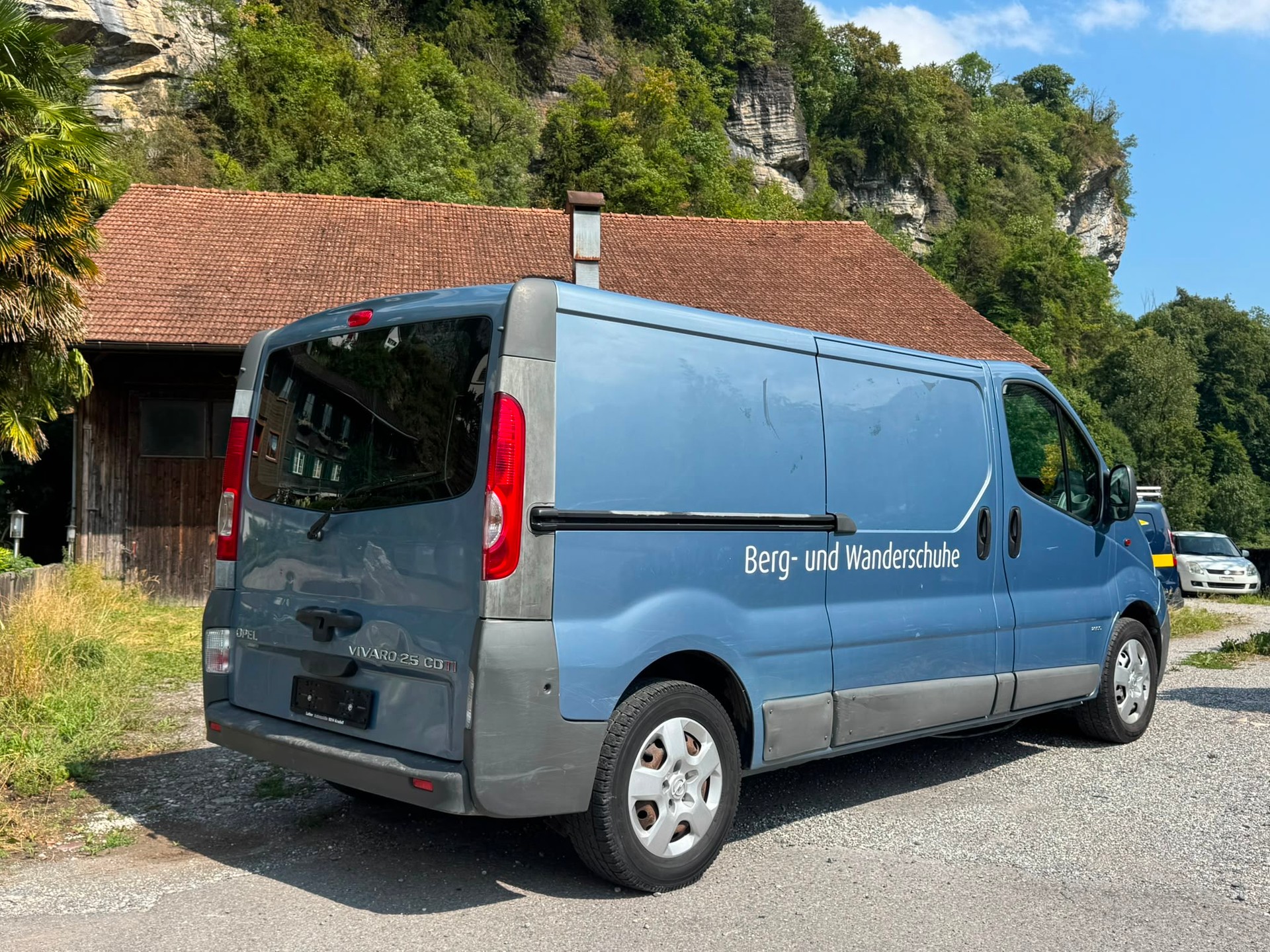 OPEL Vivaro 2.5 CDTI 2.7t L1H1-image-2