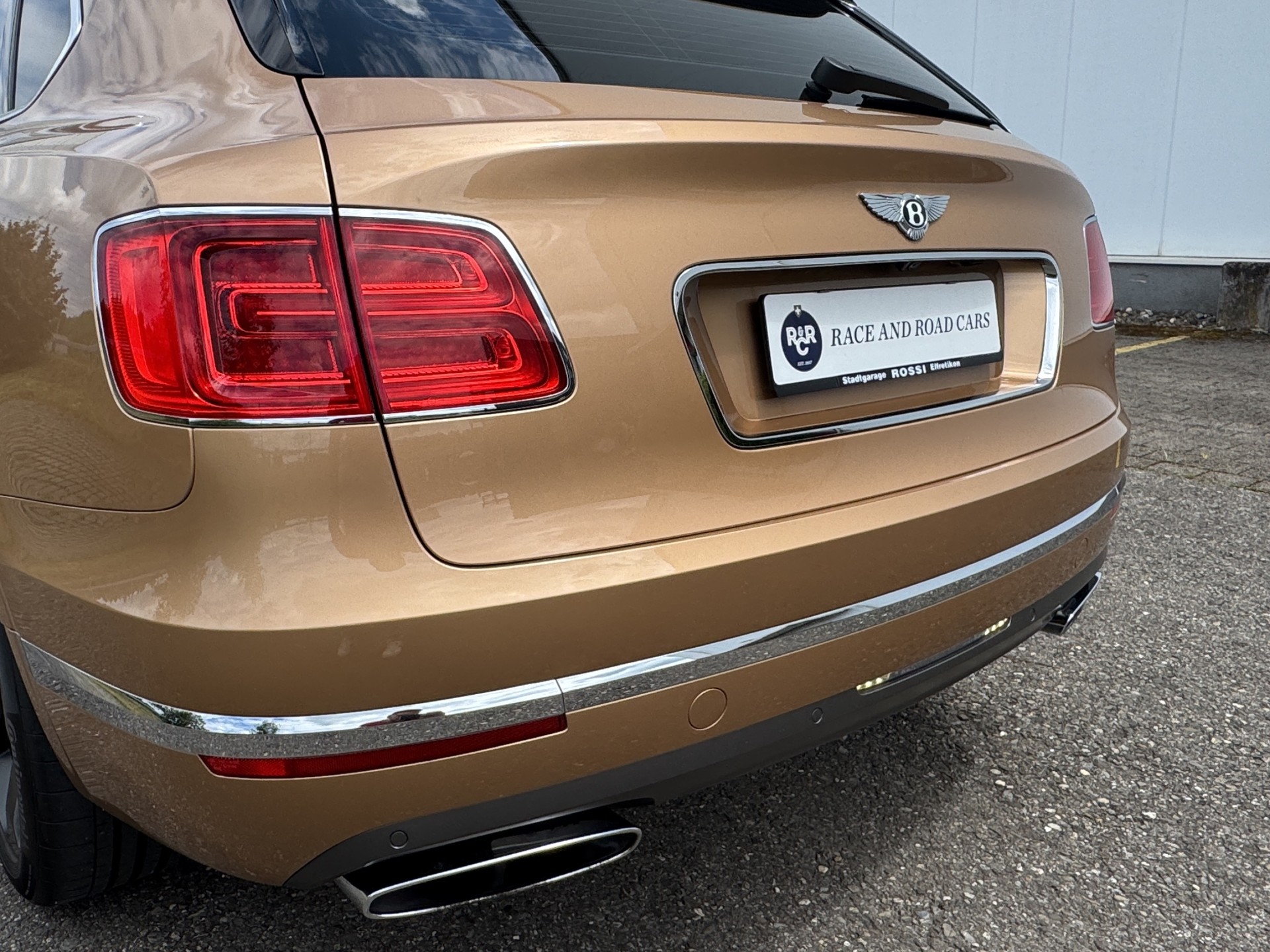 BENTLEY Bentayga 6.0 W12-image-31