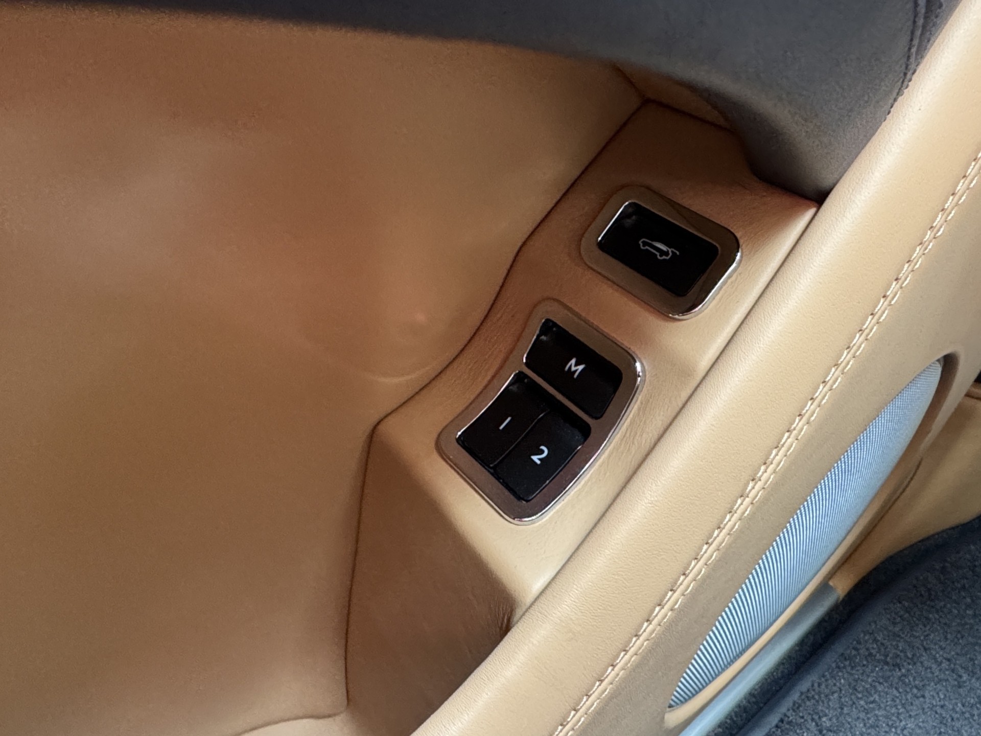 BENTLEY Bentayga 6.0 W12-image-29