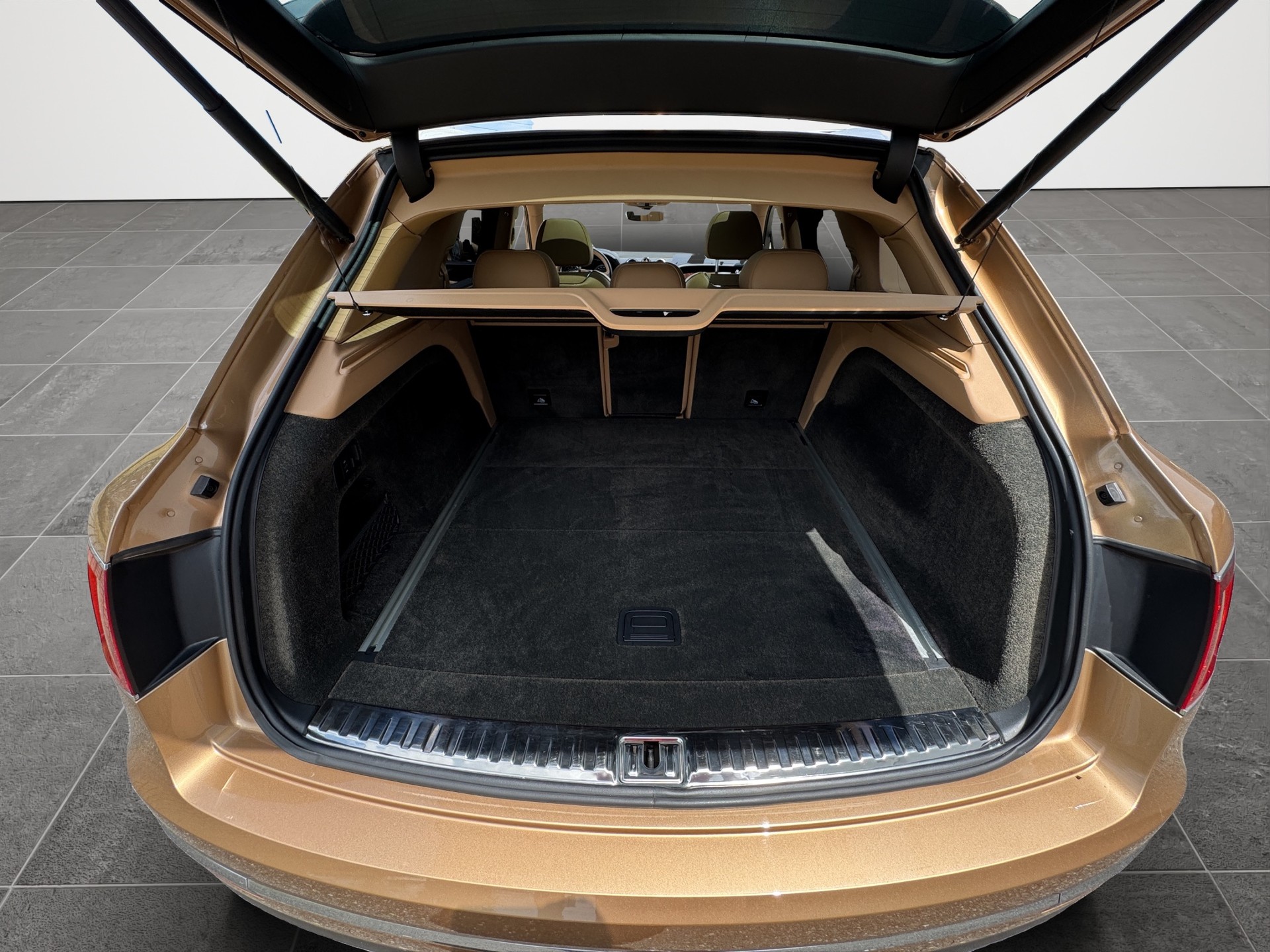 BENTLEY Bentayga 6.0 W12-image-26