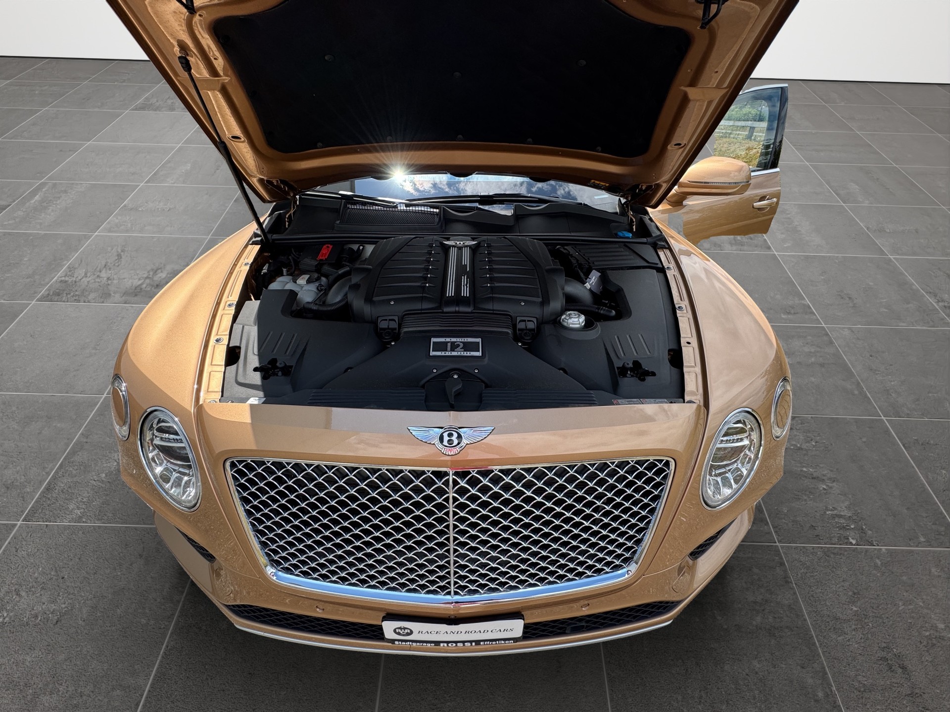 BENTLEY Bentayga 6.0 W12-image-25