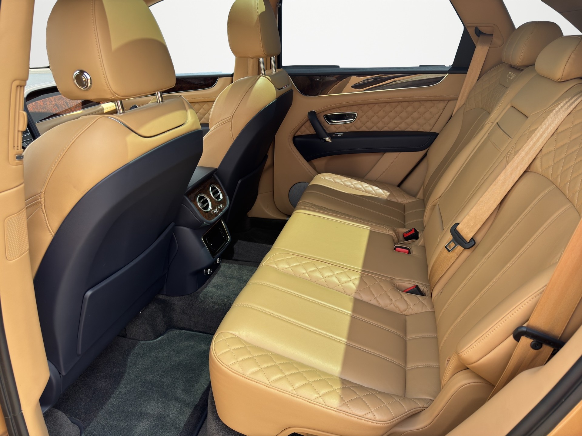 BENTLEY Bentayga 6.0 W12-image-11