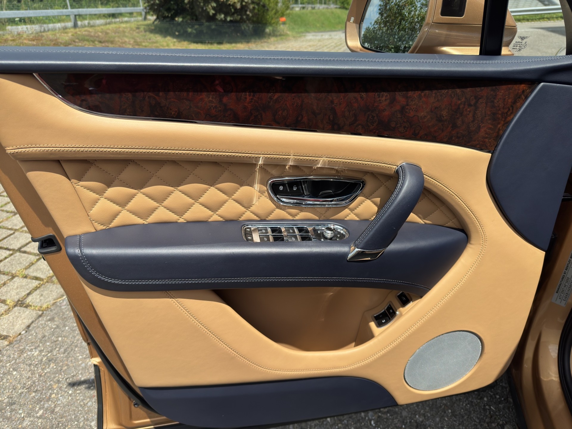 BENTLEY Bentayga 6.0 W12-image-9