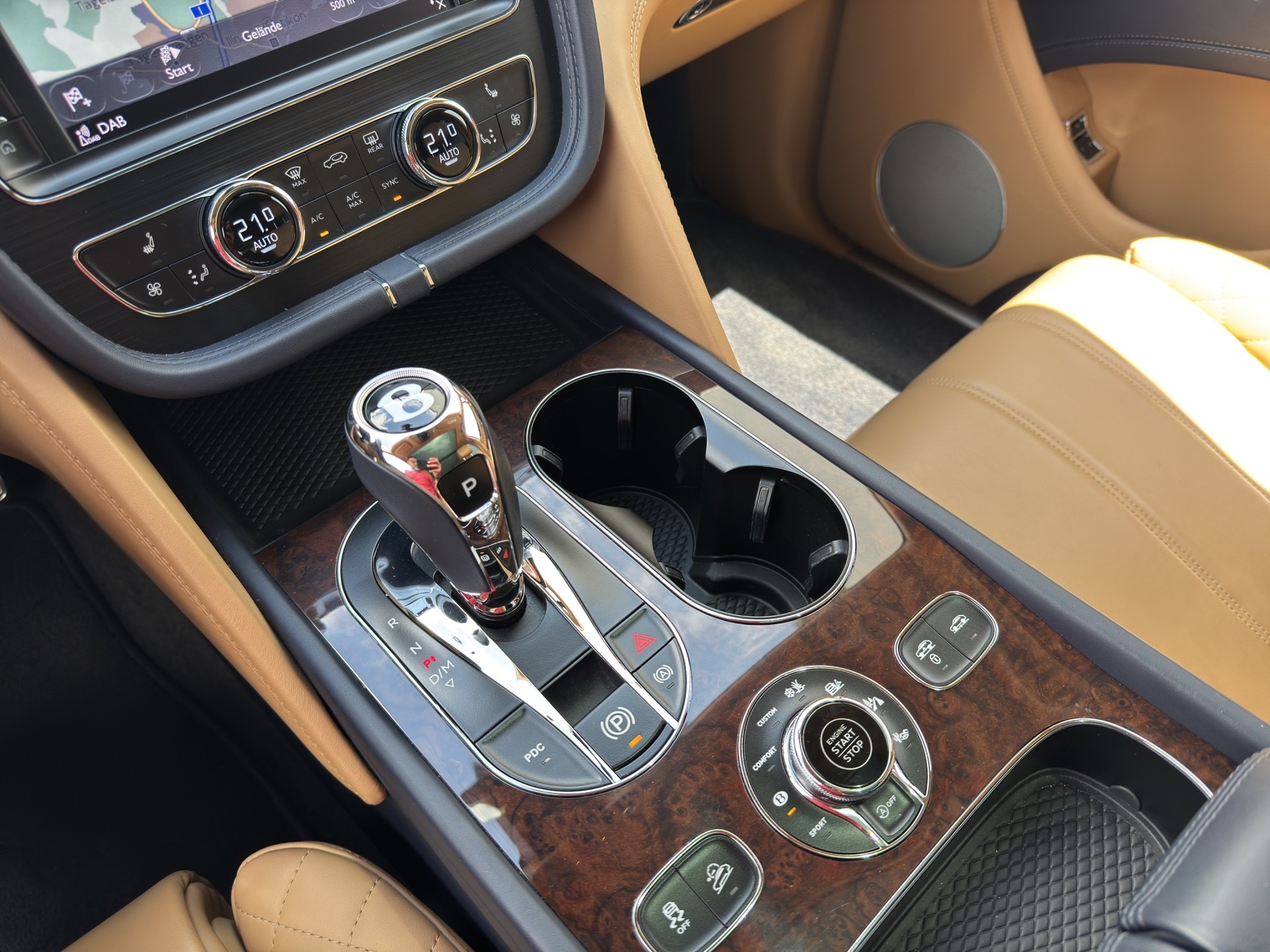 BENTLEY Bentayga 6.0 W12-image-21