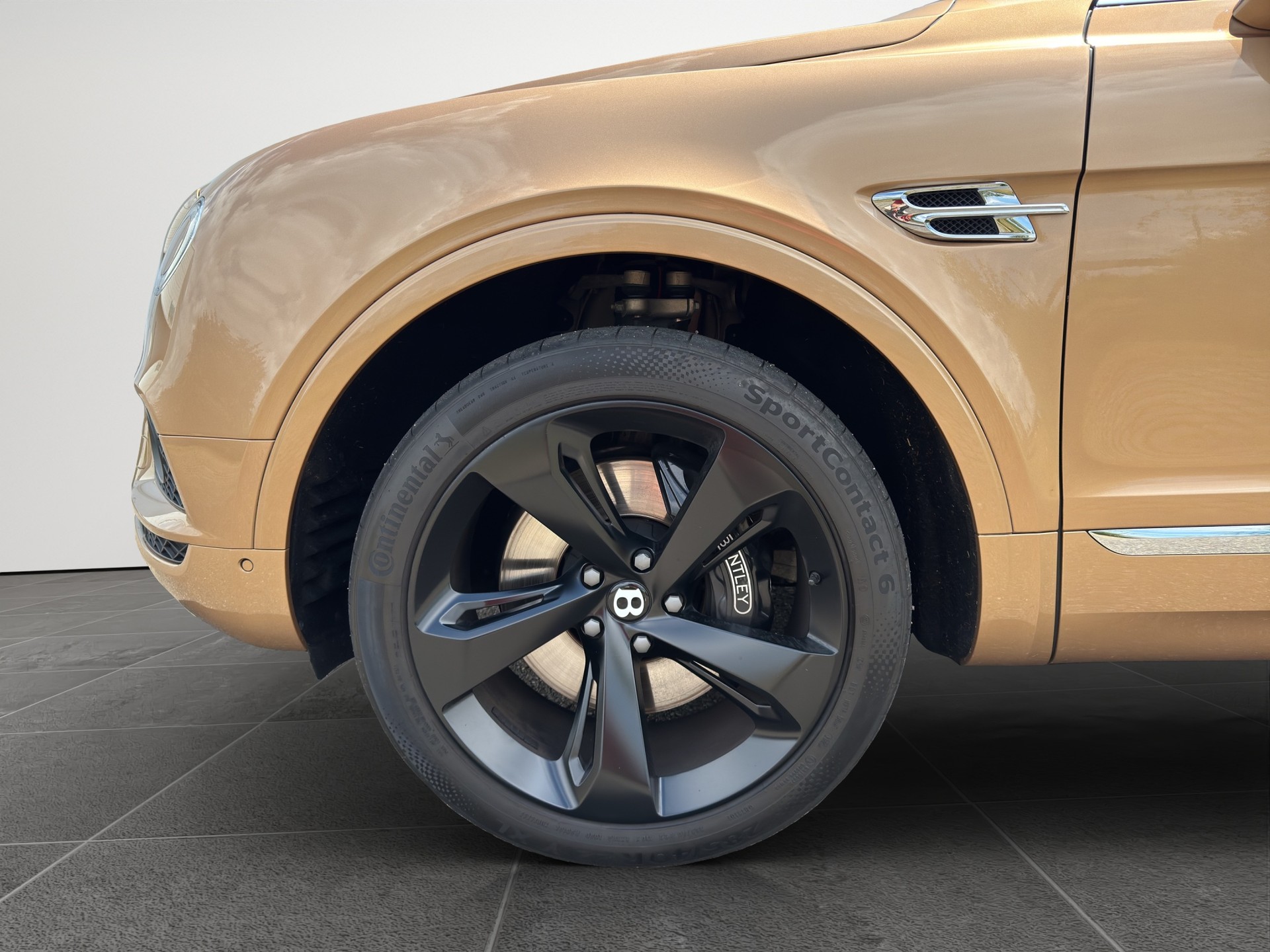 BENTLEY Bentayga 6.0 W12-image-8