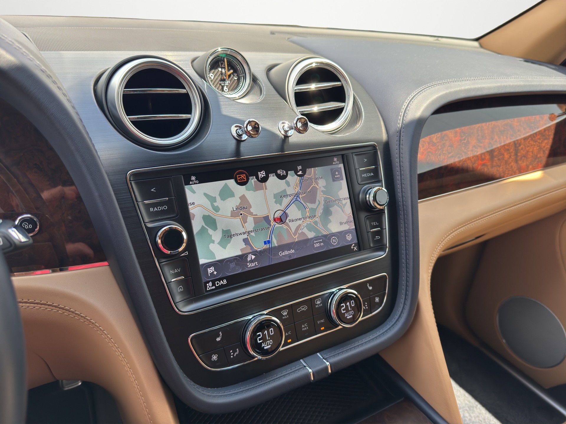 BENTLEY Bentayga 6.0 W12-image-19