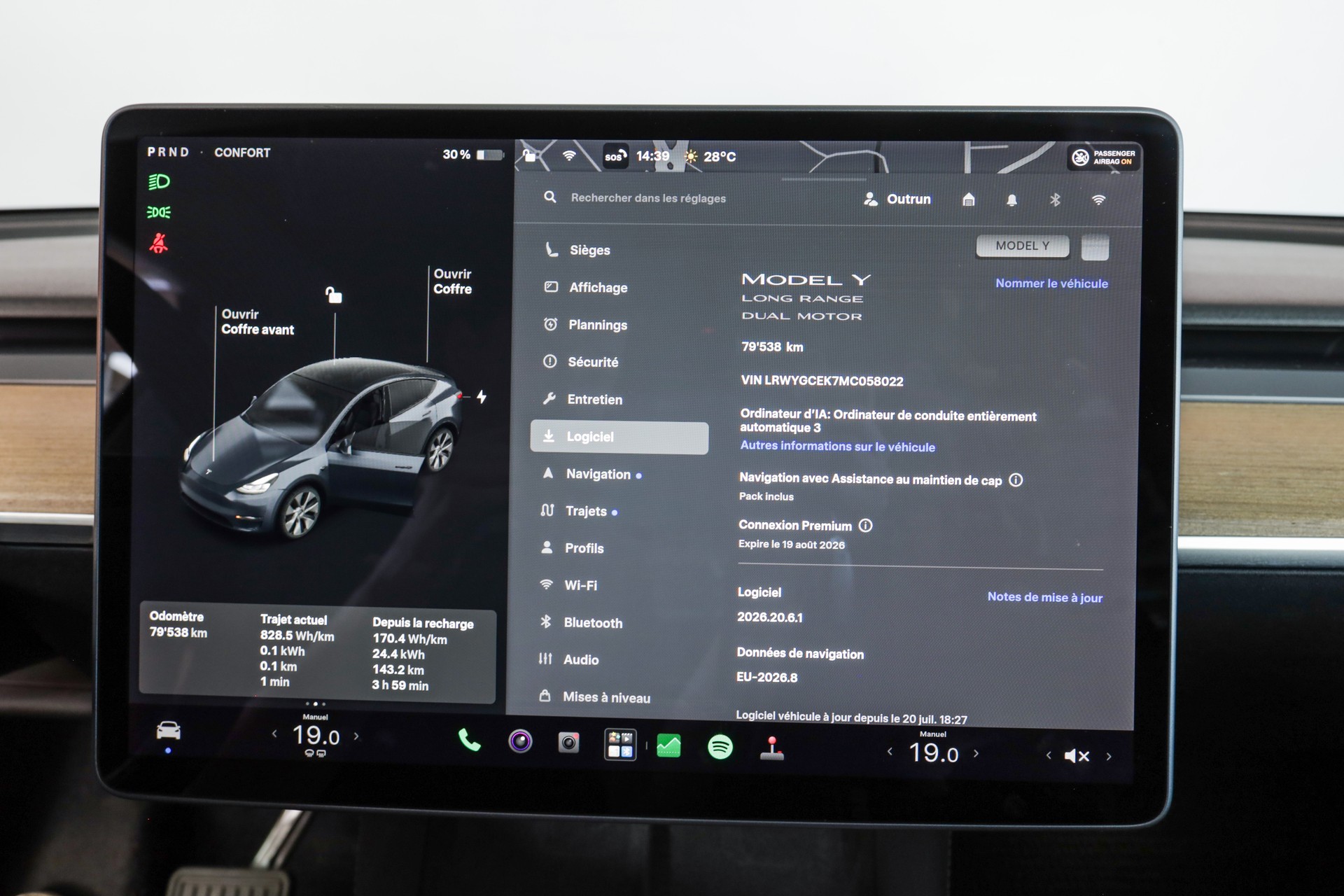 TESLA Model Y Long Range-image-18