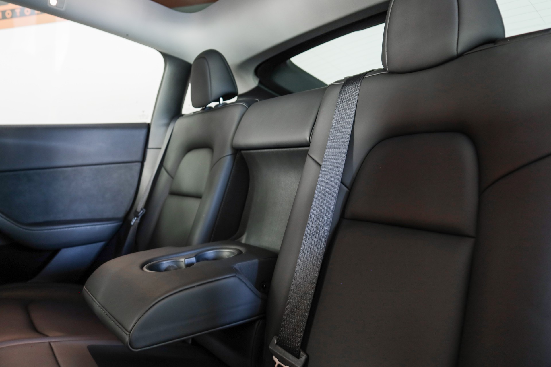 TESLA Model Y Long Range-image-12