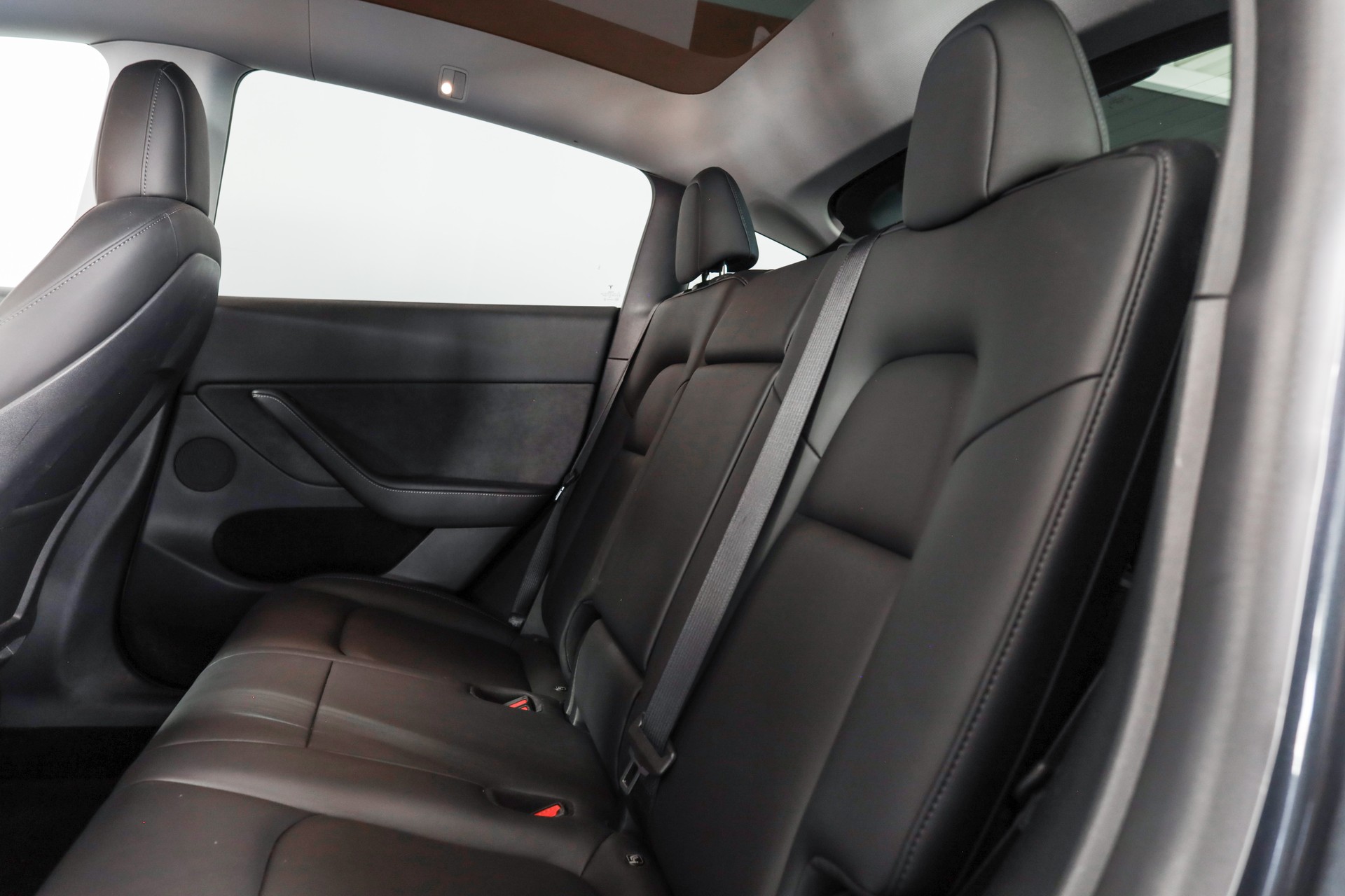 TESLA Model Y Long Range-image-11