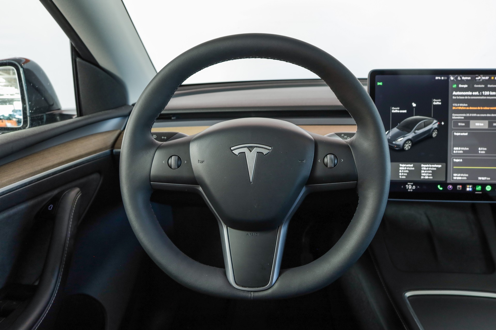 TESLA Model Y Long Range-image-8