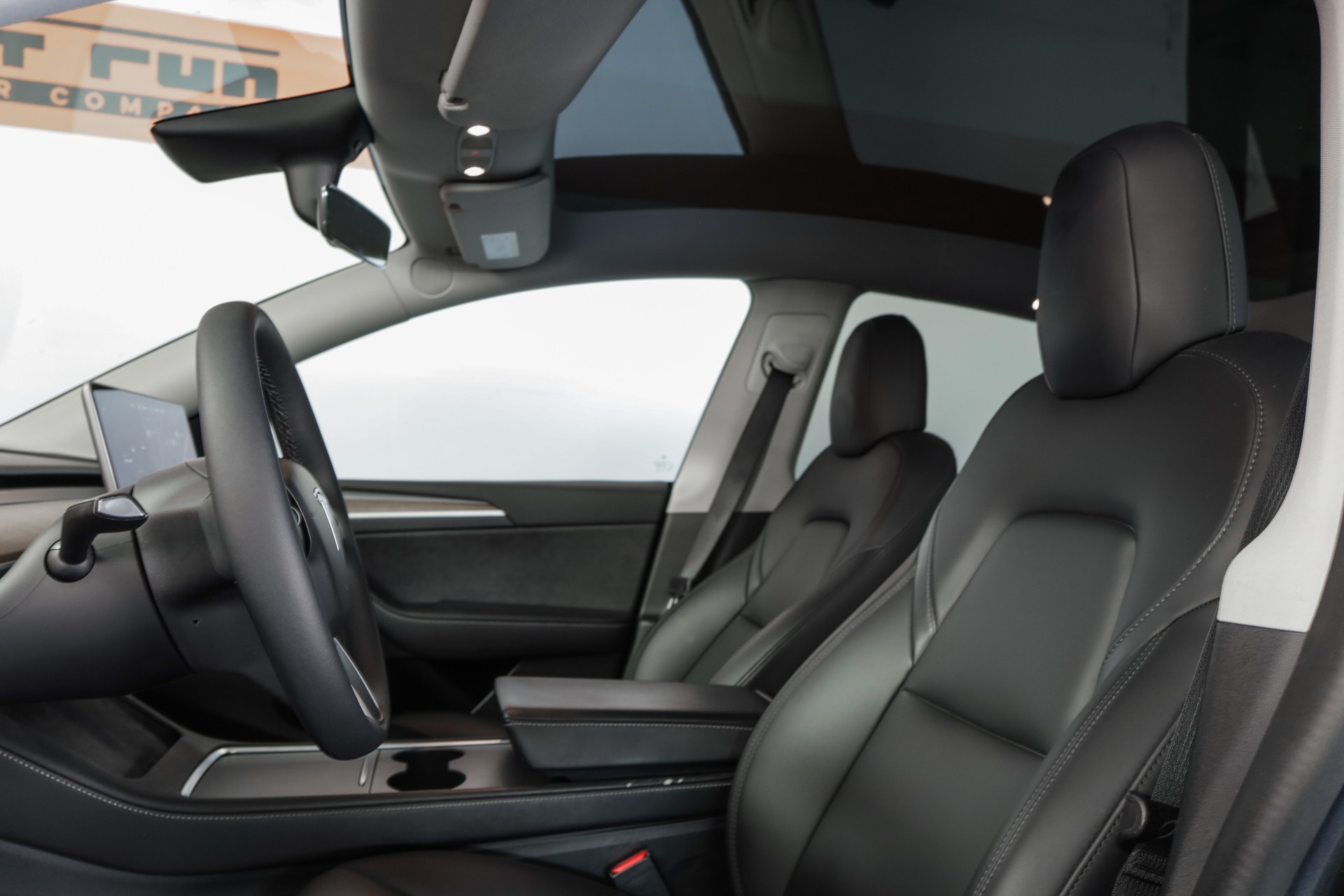 TESLA Model Y Long Range-image-9