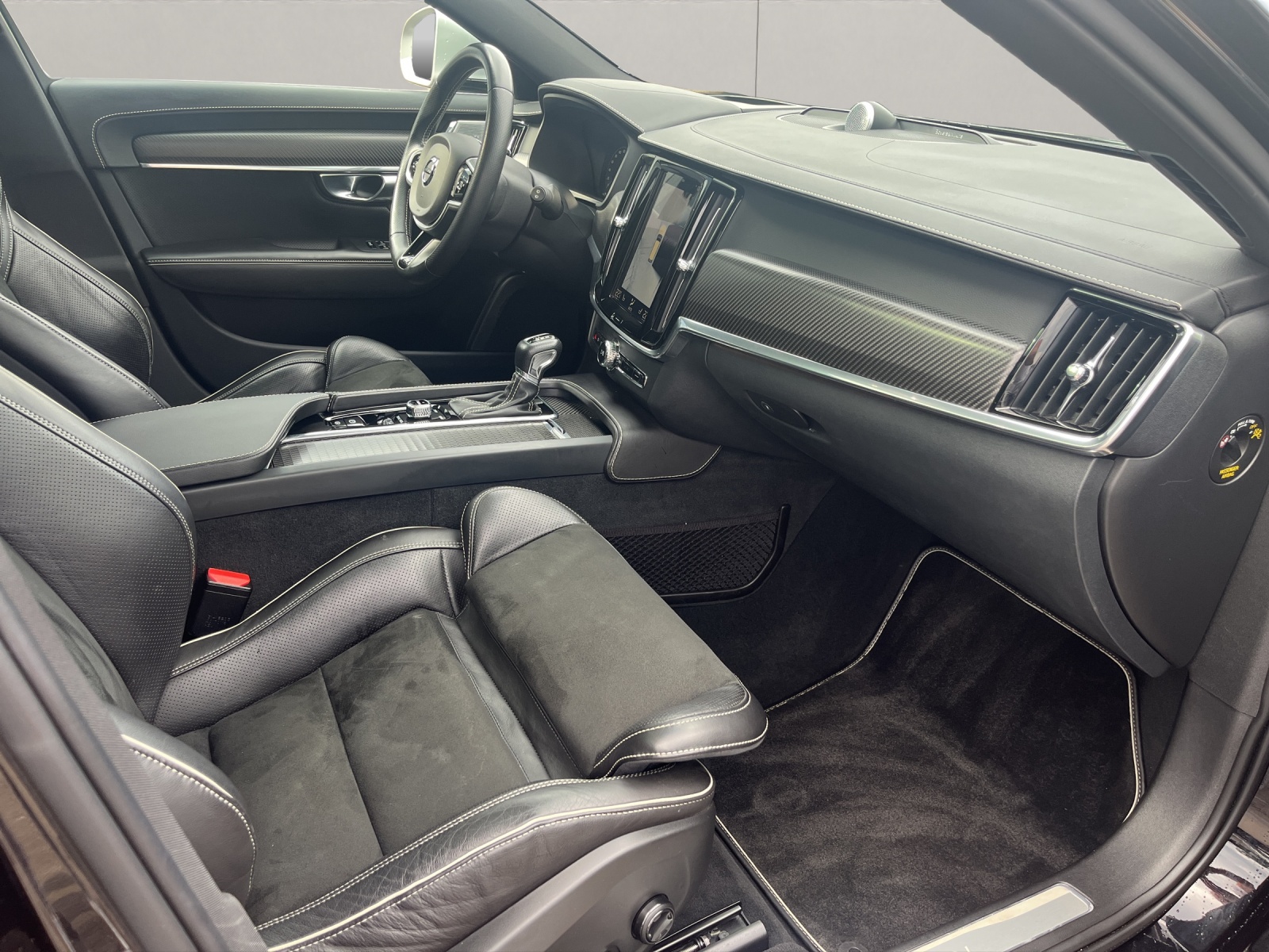 VOLVO V90 2.0 D5 R-Design AWD-image-9