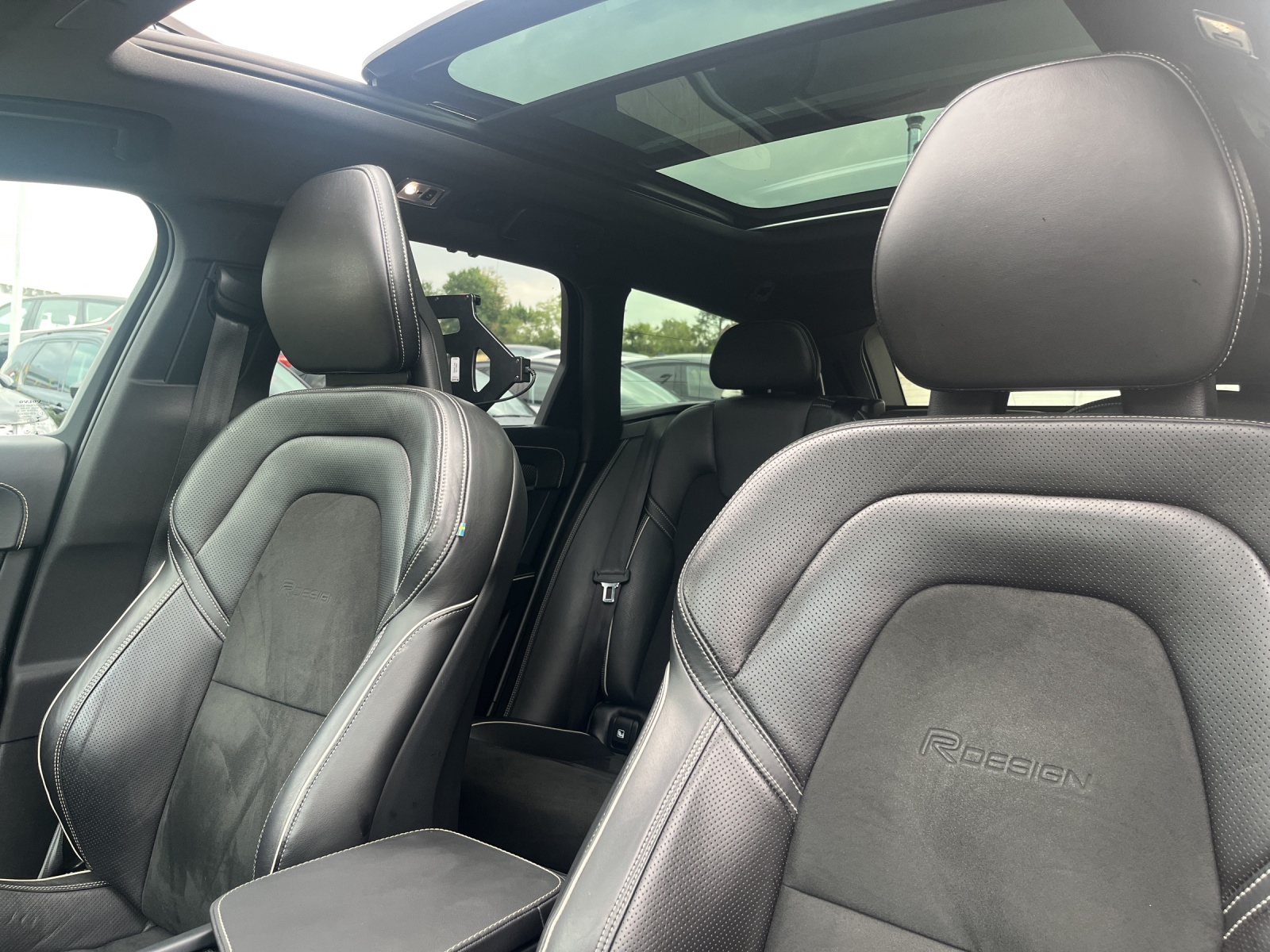 VOLVO V90 2.0 D5 R-Design AWD-image-13