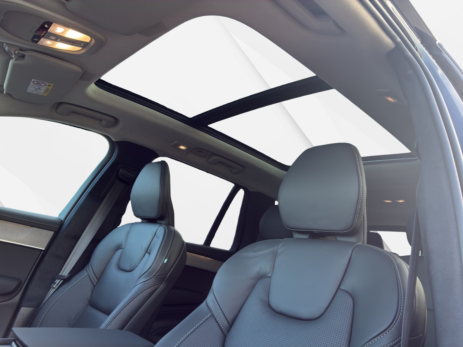 VOLVO XC90 2.0 T8 TE XCLUSIVE Edition Dark eAWD-image-18