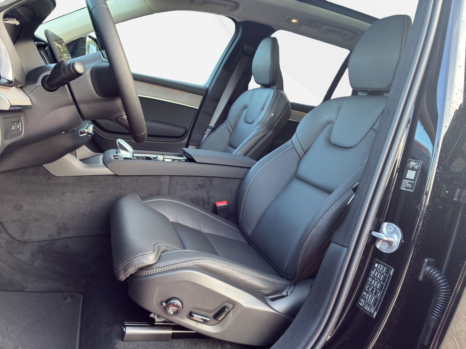 VOLVO XC90 2.0 T8 TE XCLUSIVE Edition Dark eAWD-image-9