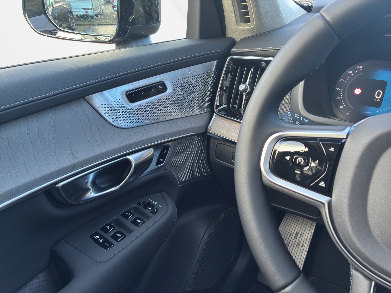 VOLVO XC90 2.0 T8 TE XCLUSIVE Edition Dark eAWD-image-16