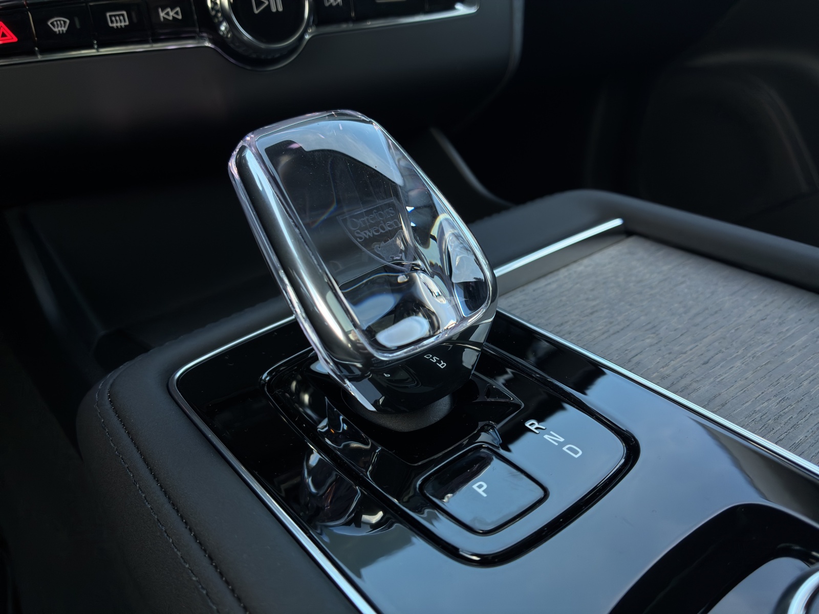 VOLVO XC90 2.0 T8 TE XCLUSIVE Edition Dark eAWD-image-19