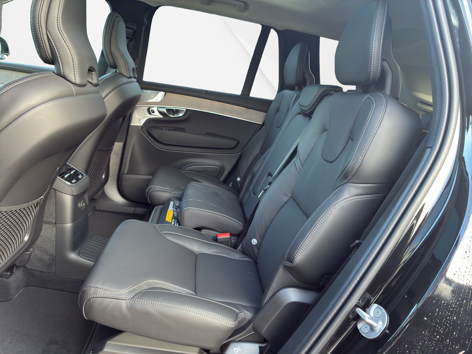 VOLVO XC90 2.0 T8 TE XCLUSIVE Edition Dark eAWD-image-13
