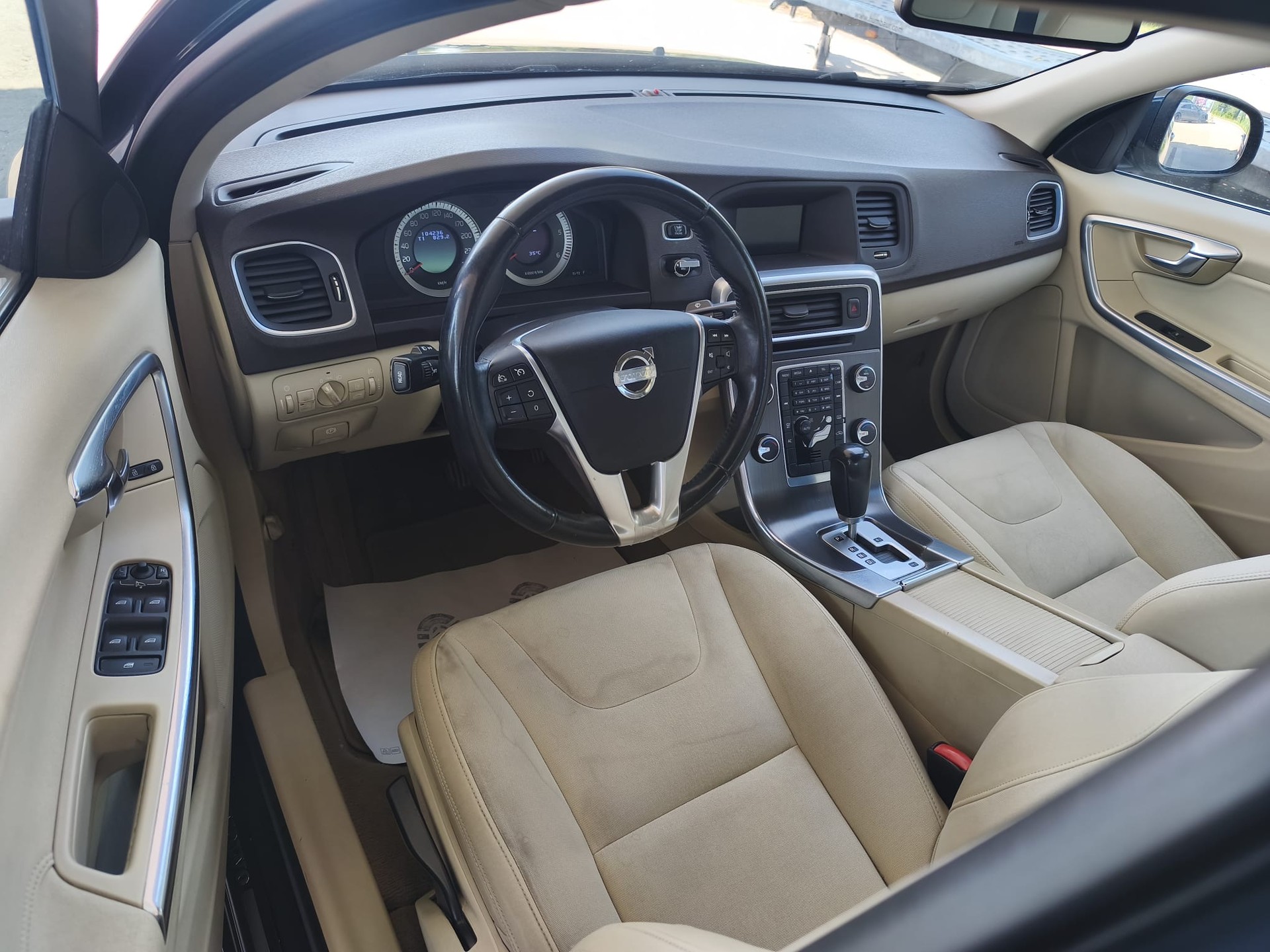 VOLVO S60 D5 Summum Geartronic-image-7