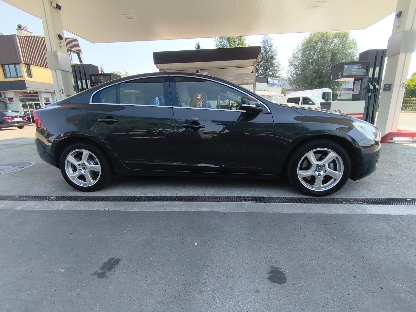 VOLVO S60 D5 Summum Geartronic-image-5
