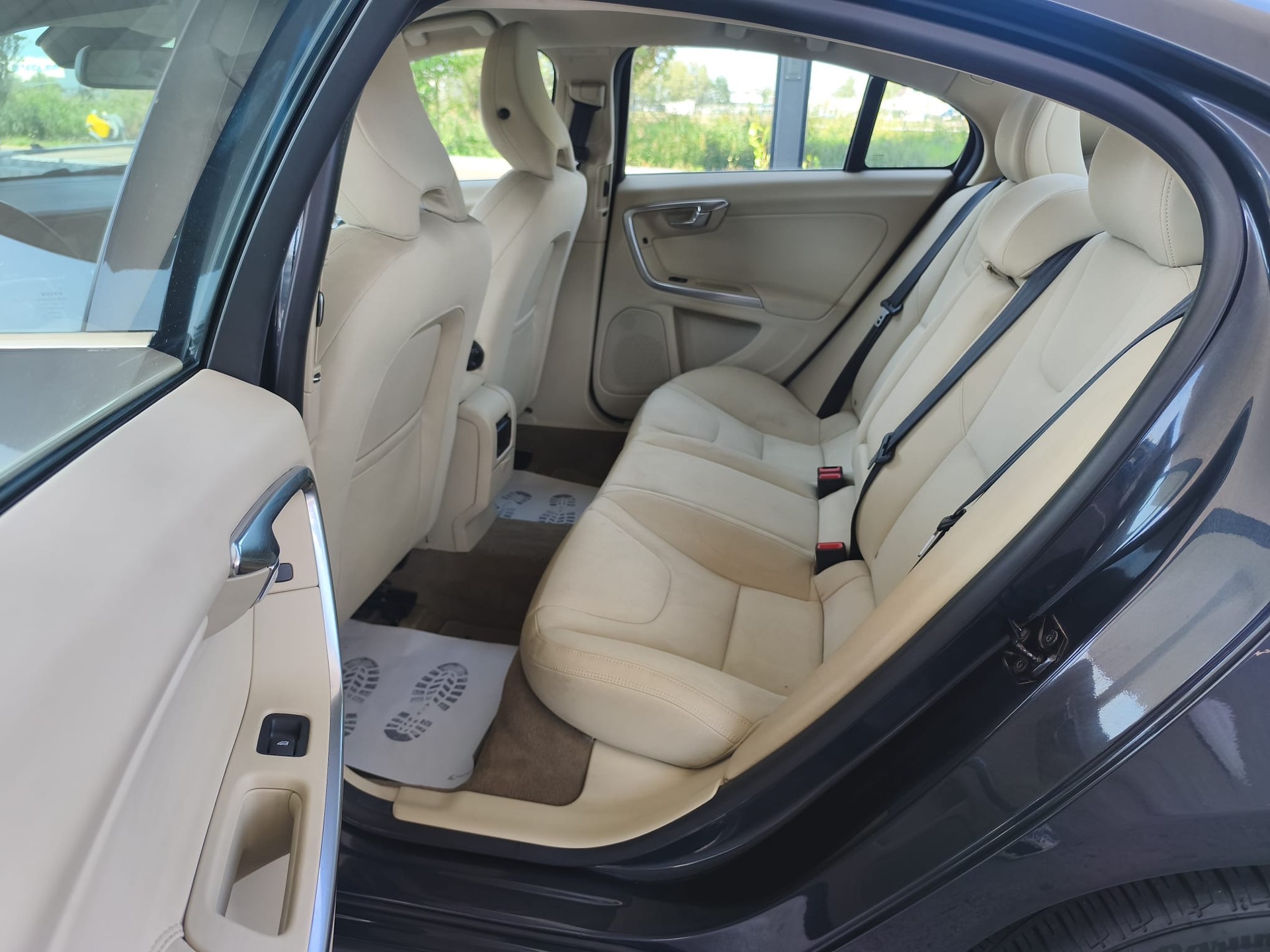 VOLVO S60 D5 Summum Geartronic-image-12