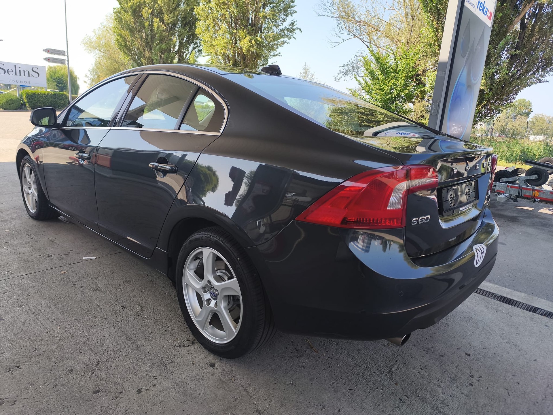 VOLVO S60 D5 Summum Geartronic-image-2