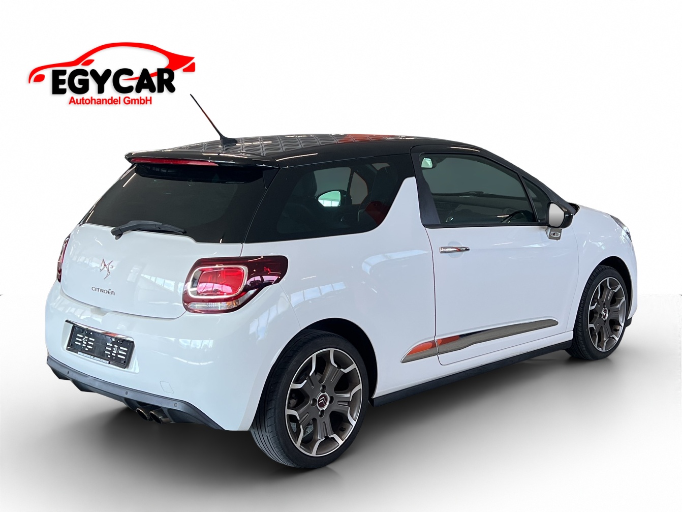 DS AUTOMOBILES DS3 1.6 THP Faubourg Addict-image-5