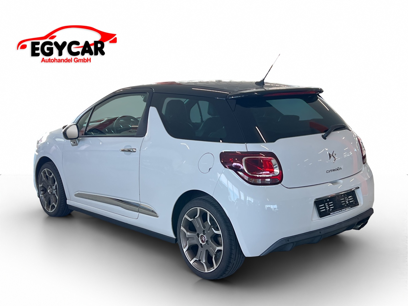 DS AUTOMOBILES DS3 1.6 THP Faubourg Addict-image-4