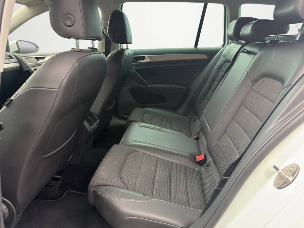 VW Golf VII Variant 2.0 TDI Comfortline DSG-image-13