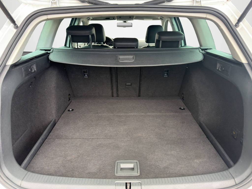 VW Golf VII Variant 2.0 TDI Comfortline DSG-image-14