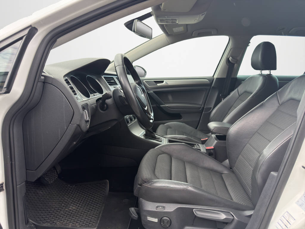 VW Golf VII Variant 2.0 TDI Comfortline DSG-image-8