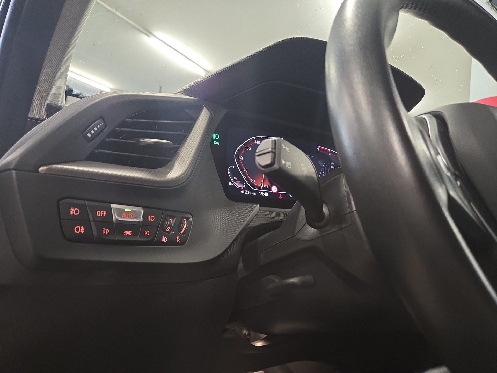 BMW 118i Sport Line Steptronic-image-19
