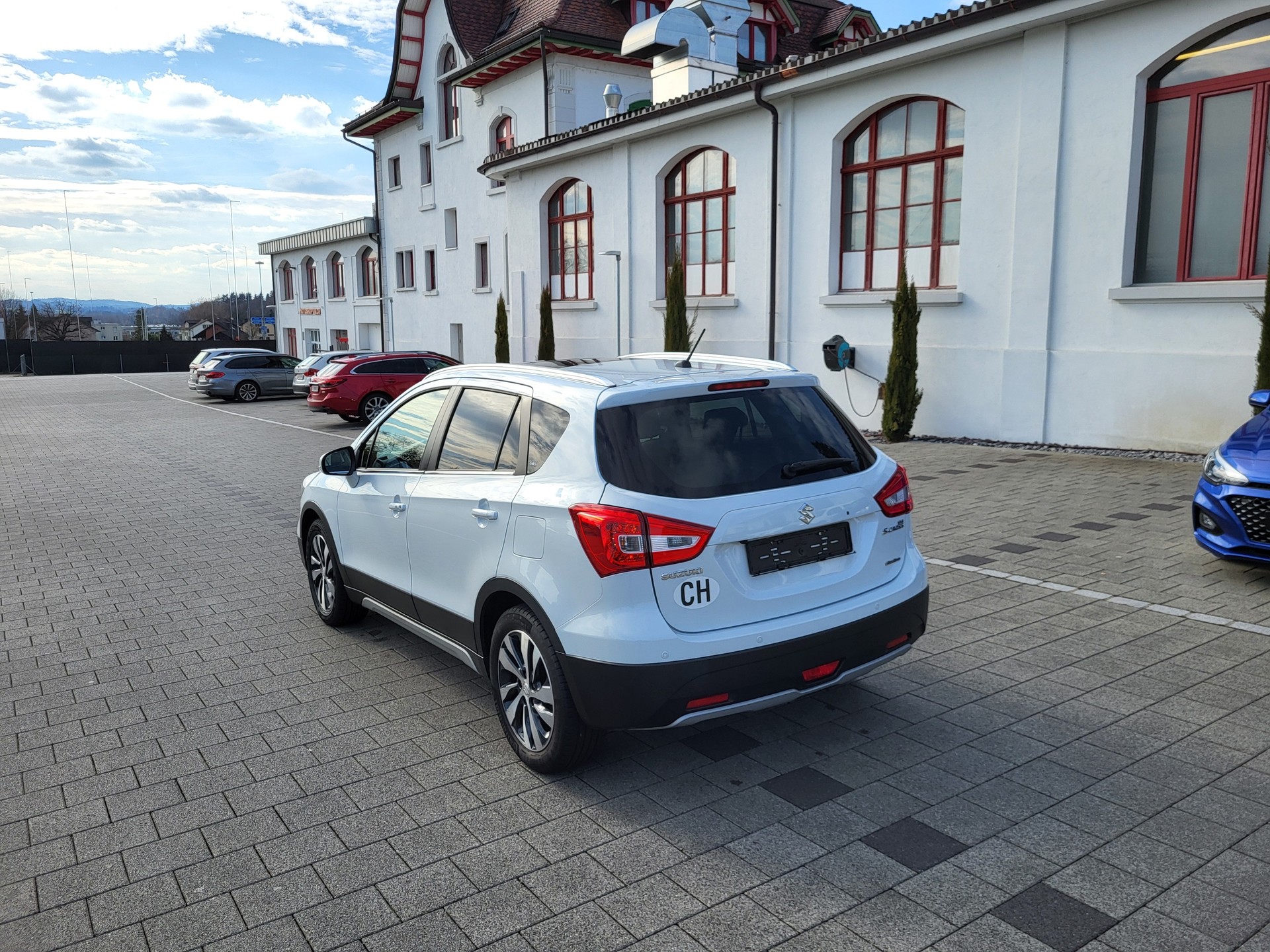 SUZUKI SX4 S-Cross 1.4 16V Compact Top 4WD Automatic-image-2