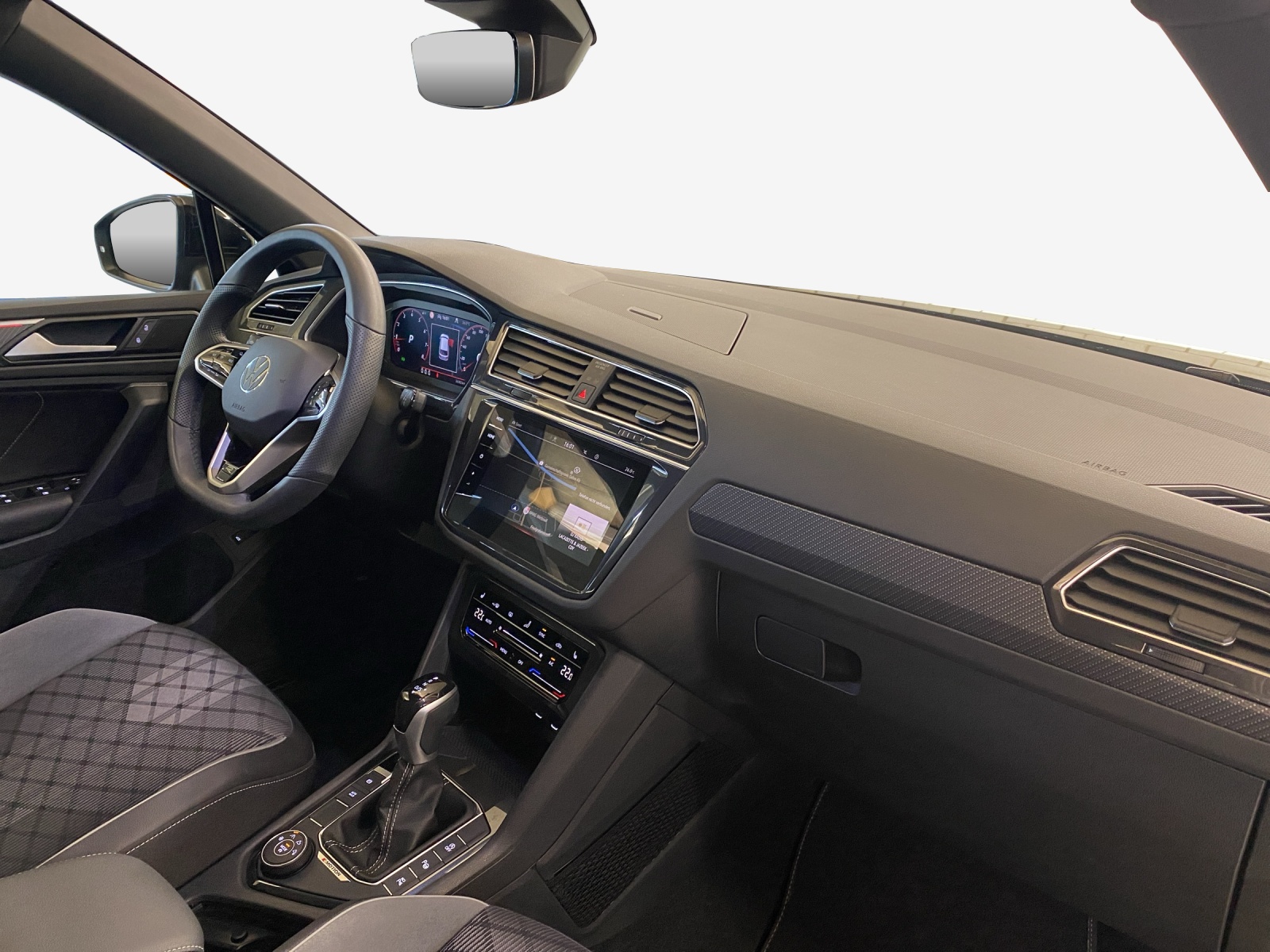 VW Tiguan 2.0TSI R-Line 4Motion DSG-image-13