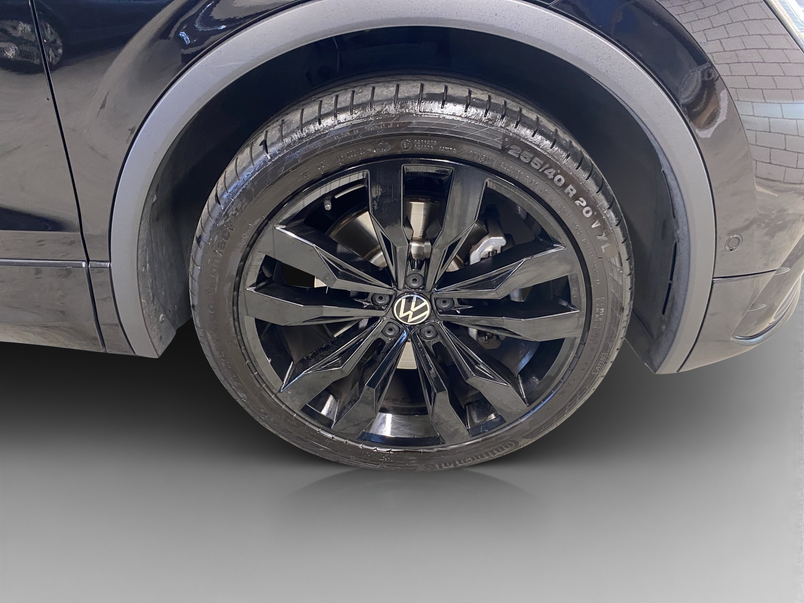 VW Tiguan 2.0TSI R-Line 4Motion DSG-image-14