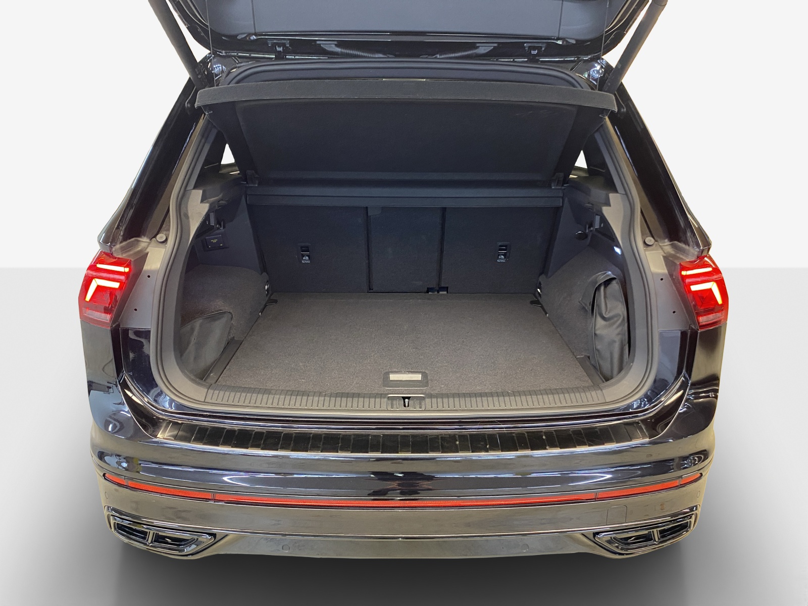 VW Tiguan 2.0TSI R-Line 4Motion DSG-image-12