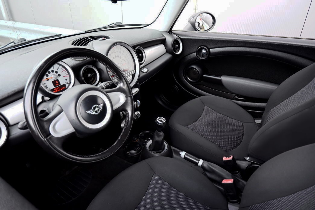 MINI Clubman Cooper-image-8