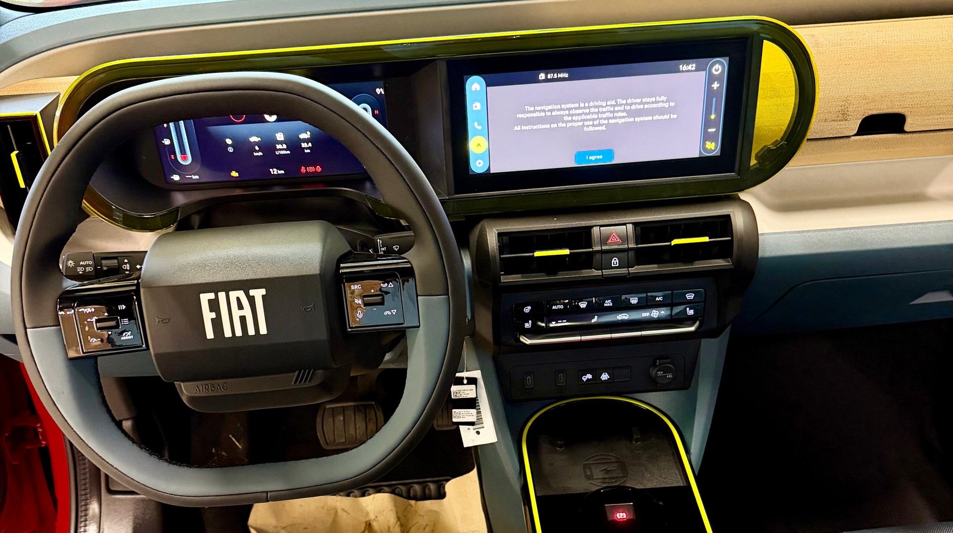 FIAT Grande Panda MHEV La Prima-image-11
