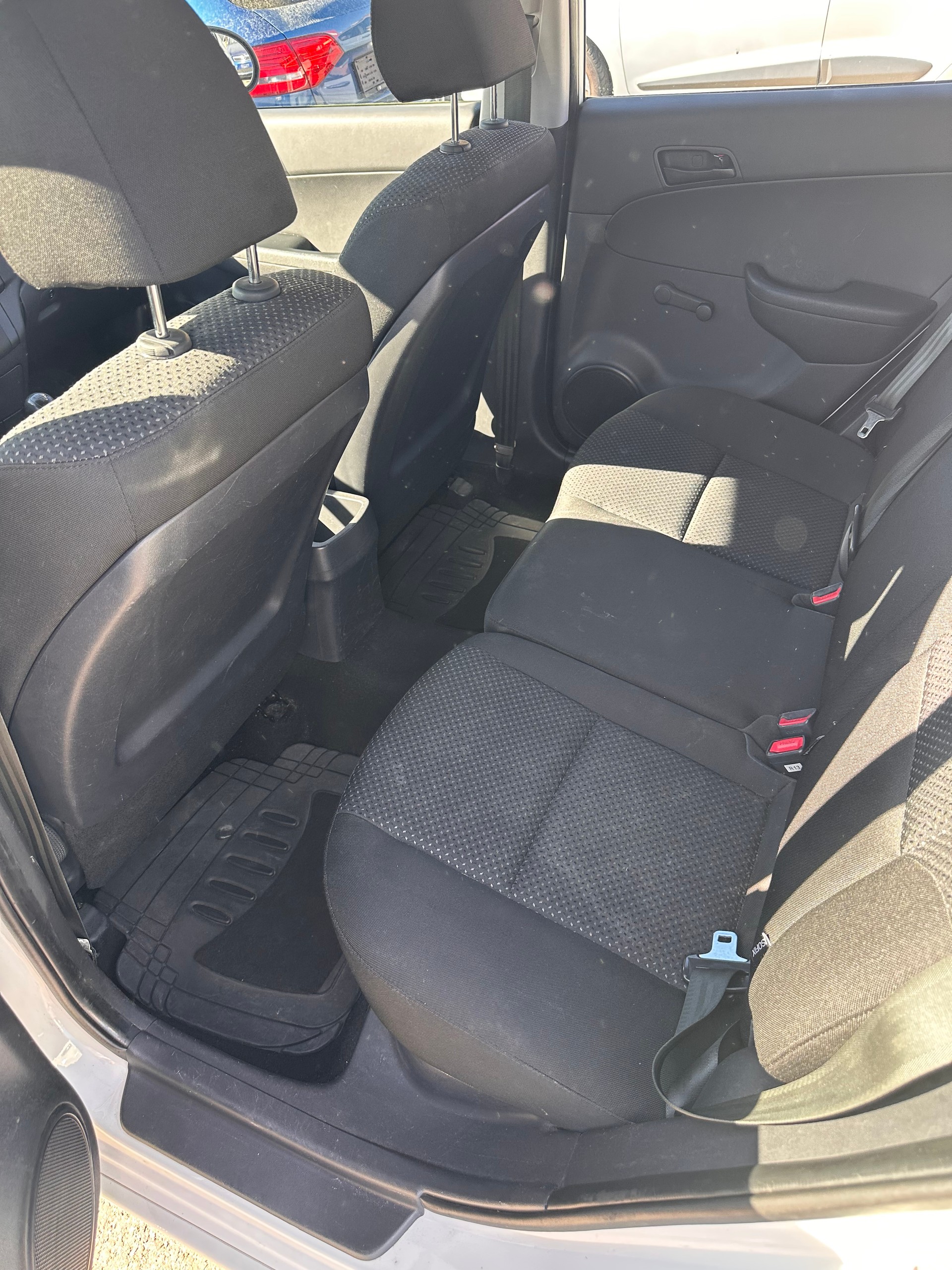 HYUNDAI i30 1.4 Comfort-image-5