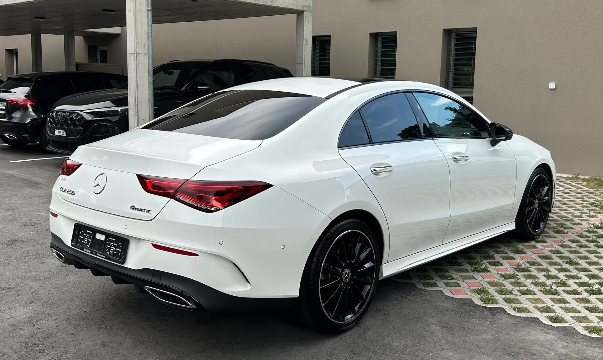 MERCEDES-BENZ CLA 250 Swiss Star AMG Line 4matic-image-2