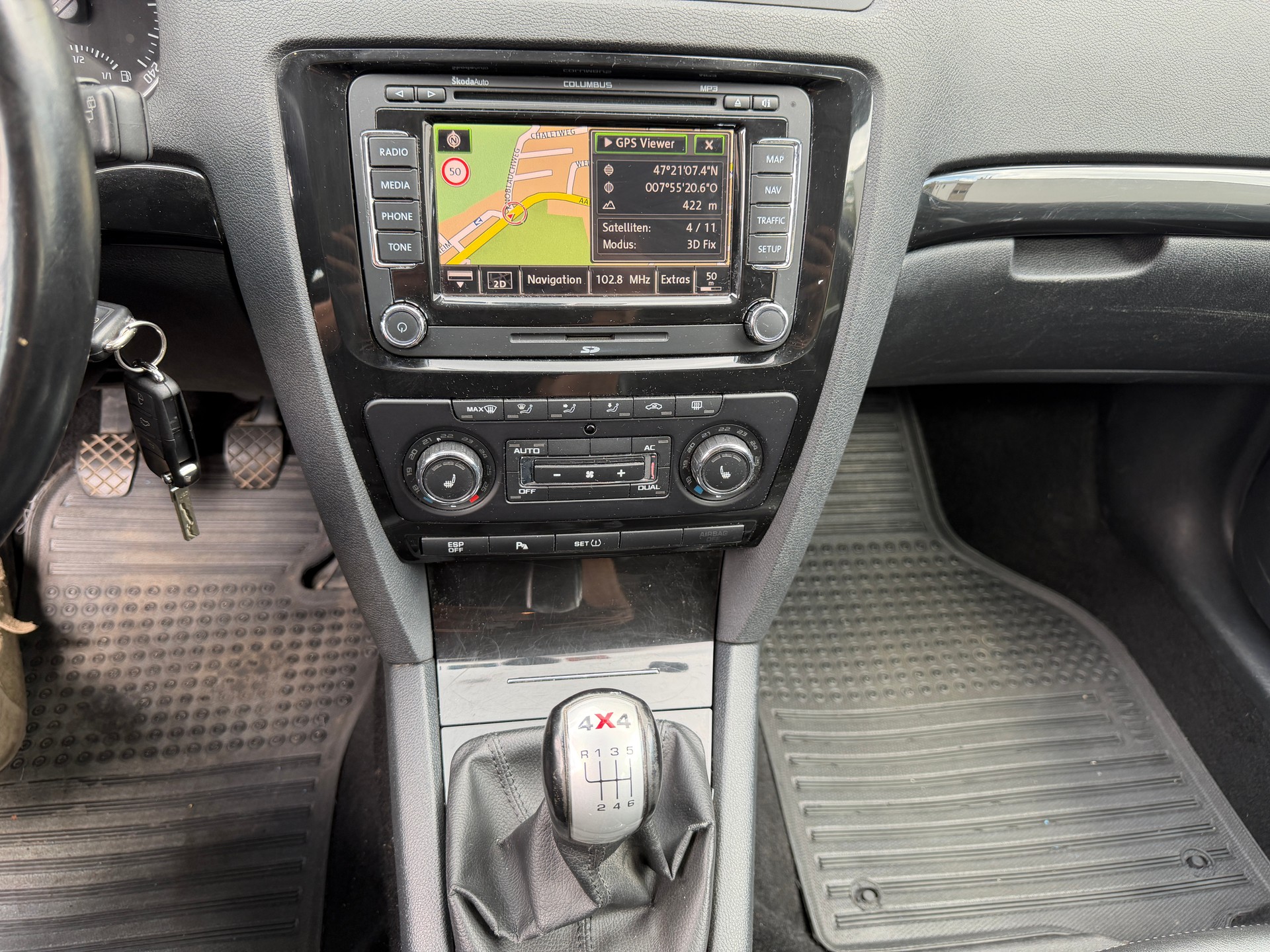 SKODA Octavia Combi 1.8 TSI Laurin & Klement 4x4-image-3