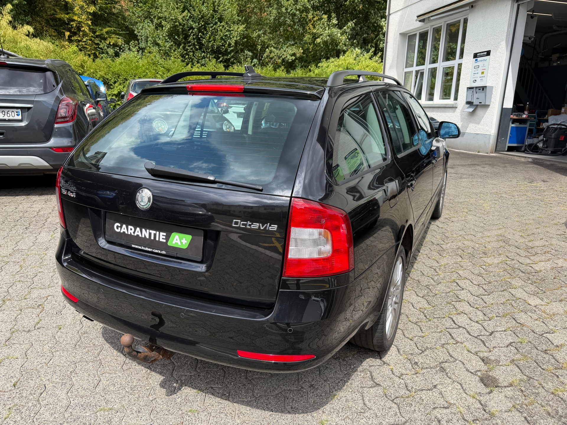 SKODA Octavia Combi 1.8 TSI Laurin & Klement 4x4-image-10