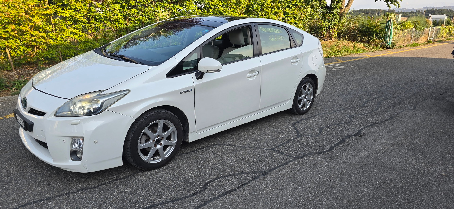 TOYOTA Prius 1.8 16V HSD Sol Premium-image-2